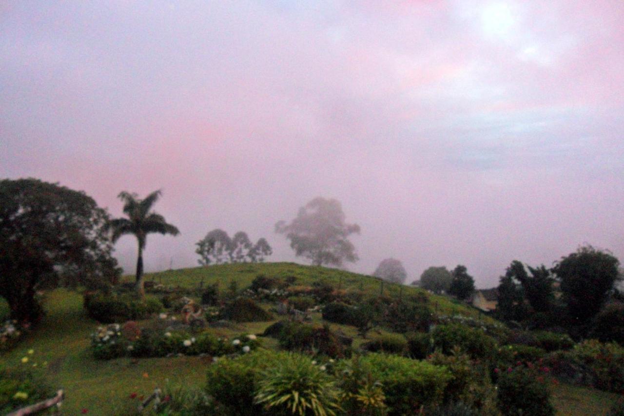 Willa Fazenda Monte Verde A Morada Do Muriqui São Francisco Xavier Zewnętrze zdjęcie